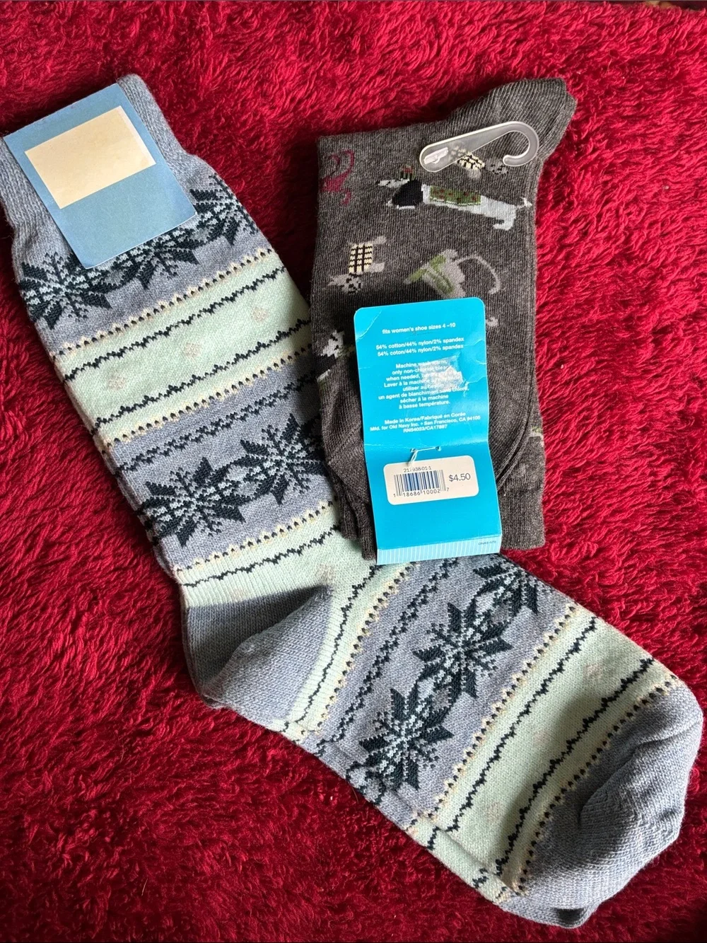 2 pairs of Old Navy women’s socks